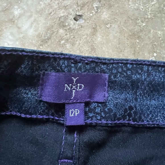 NYDJ ladies navy and black snake print pattern pants 12P. Perfect condition - Picture 6 of 13